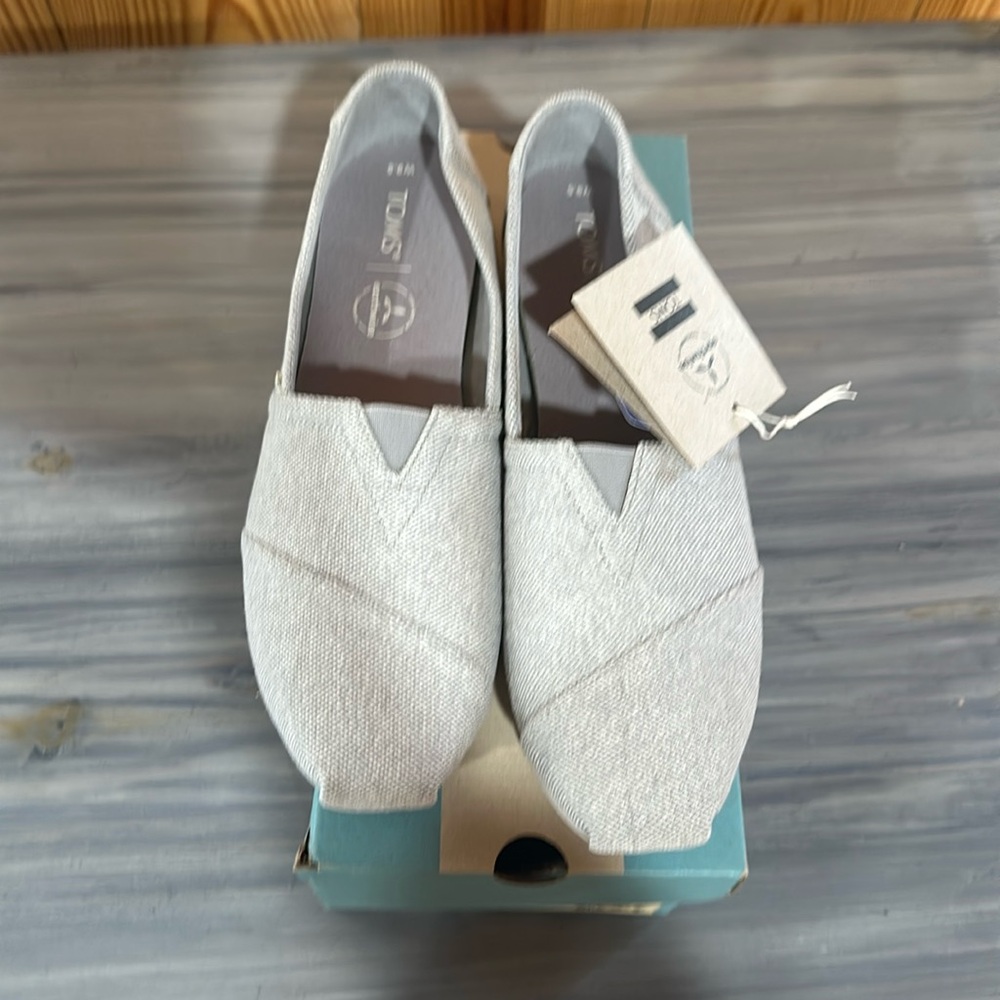 NWT and box TOMS Alpargata Slip On, Grey 9.5.